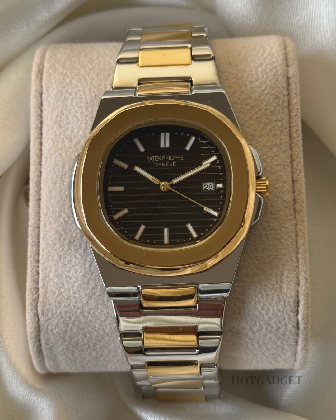 Patek Philippe Nautilus - (Analog Watch) - Image 3