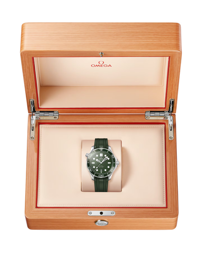 Omega Seamster Golden and Green Luxury look Japanese Automatic Mens Watch - Image 7