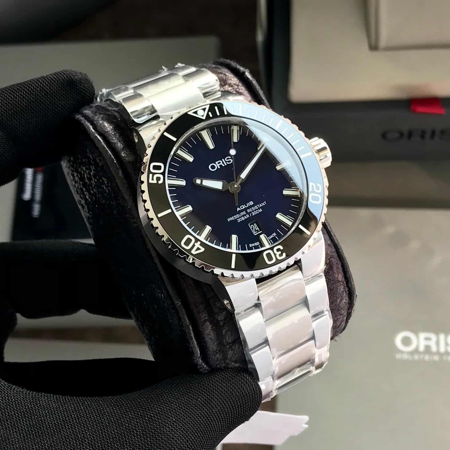 Oris Aquis Date Authentic Automatic Silver Blue Men's Watch - Image 7