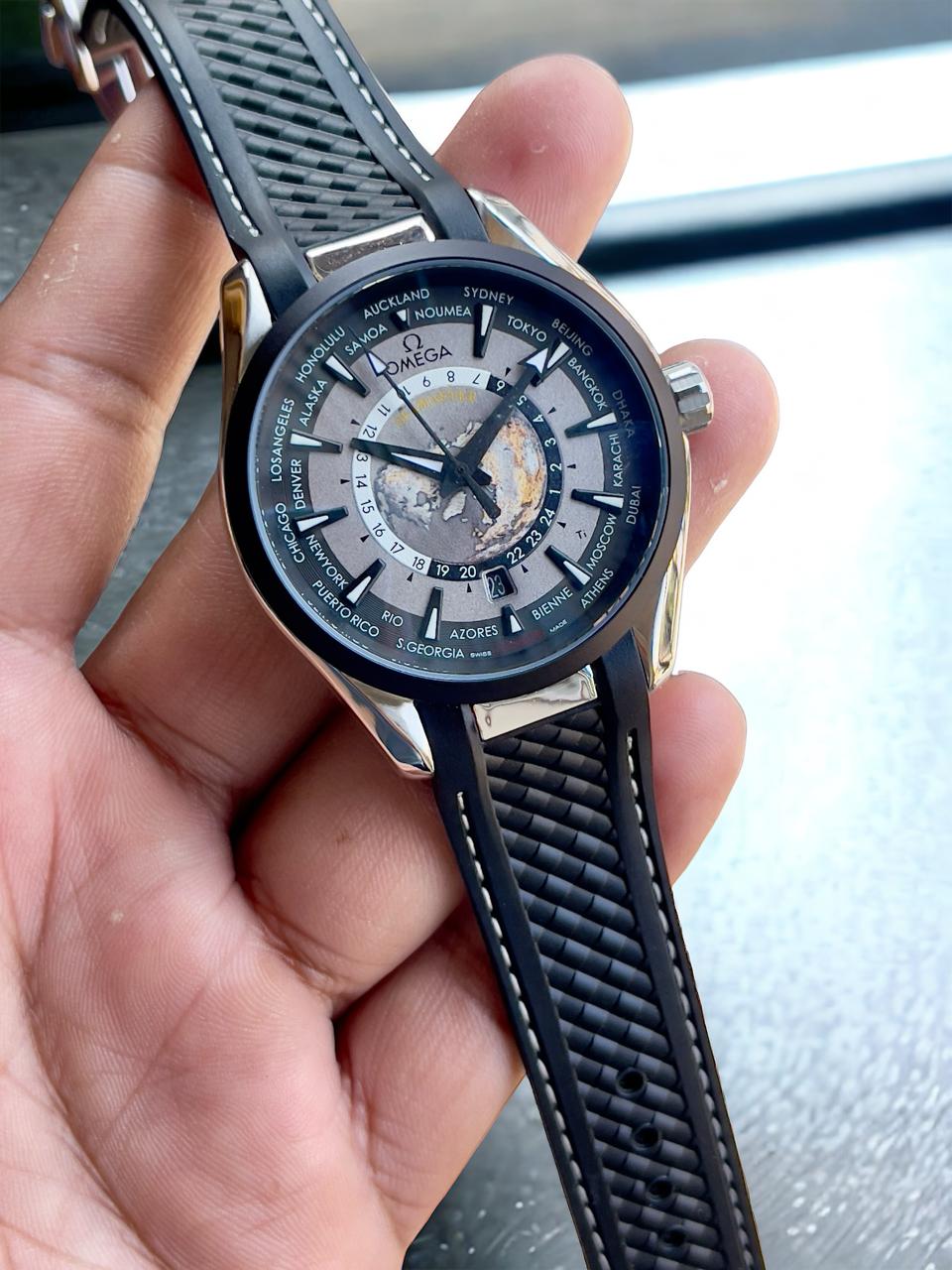 OMEGA Black Seamaster Aqua Terra - Image 3