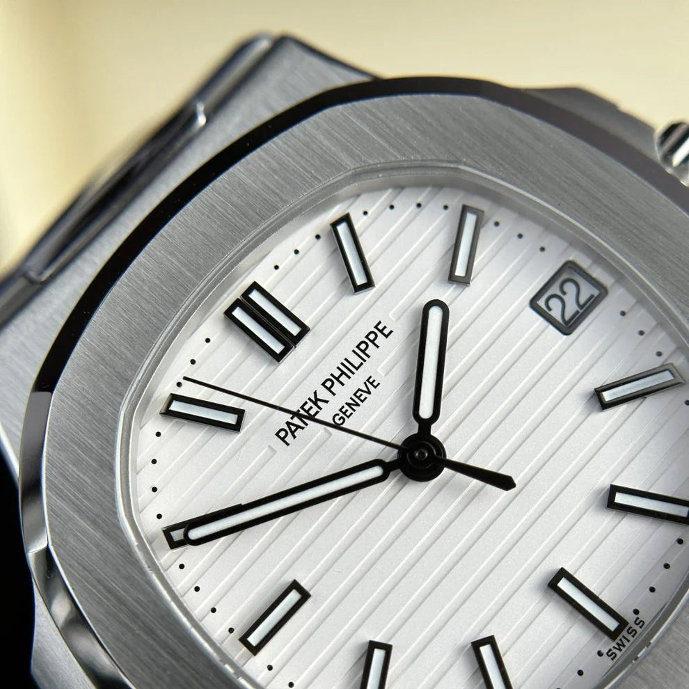 Patek Philippe Nautilus 5711/1A White Dial - Image 2