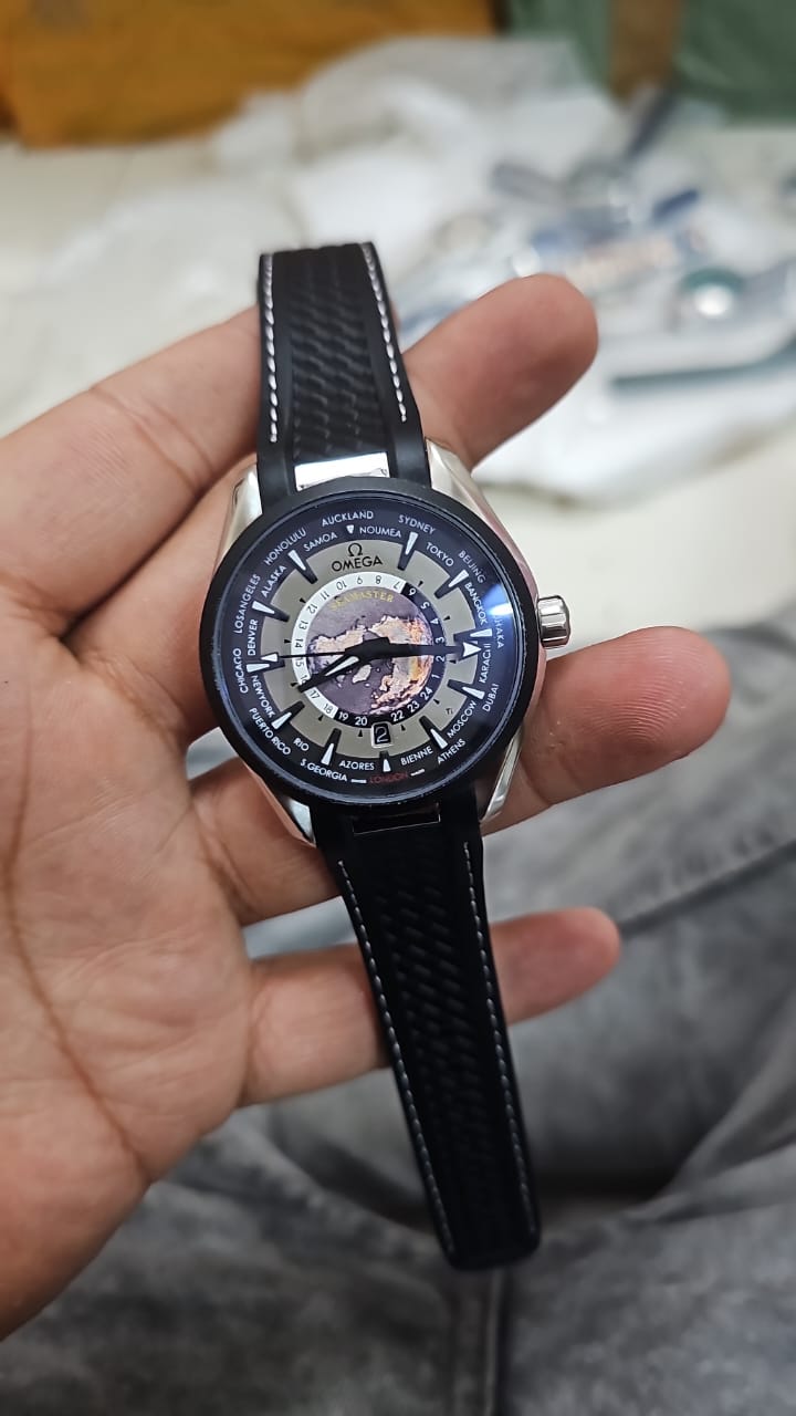 OMEGA Black Seamaster Aqua Terra - Image 4