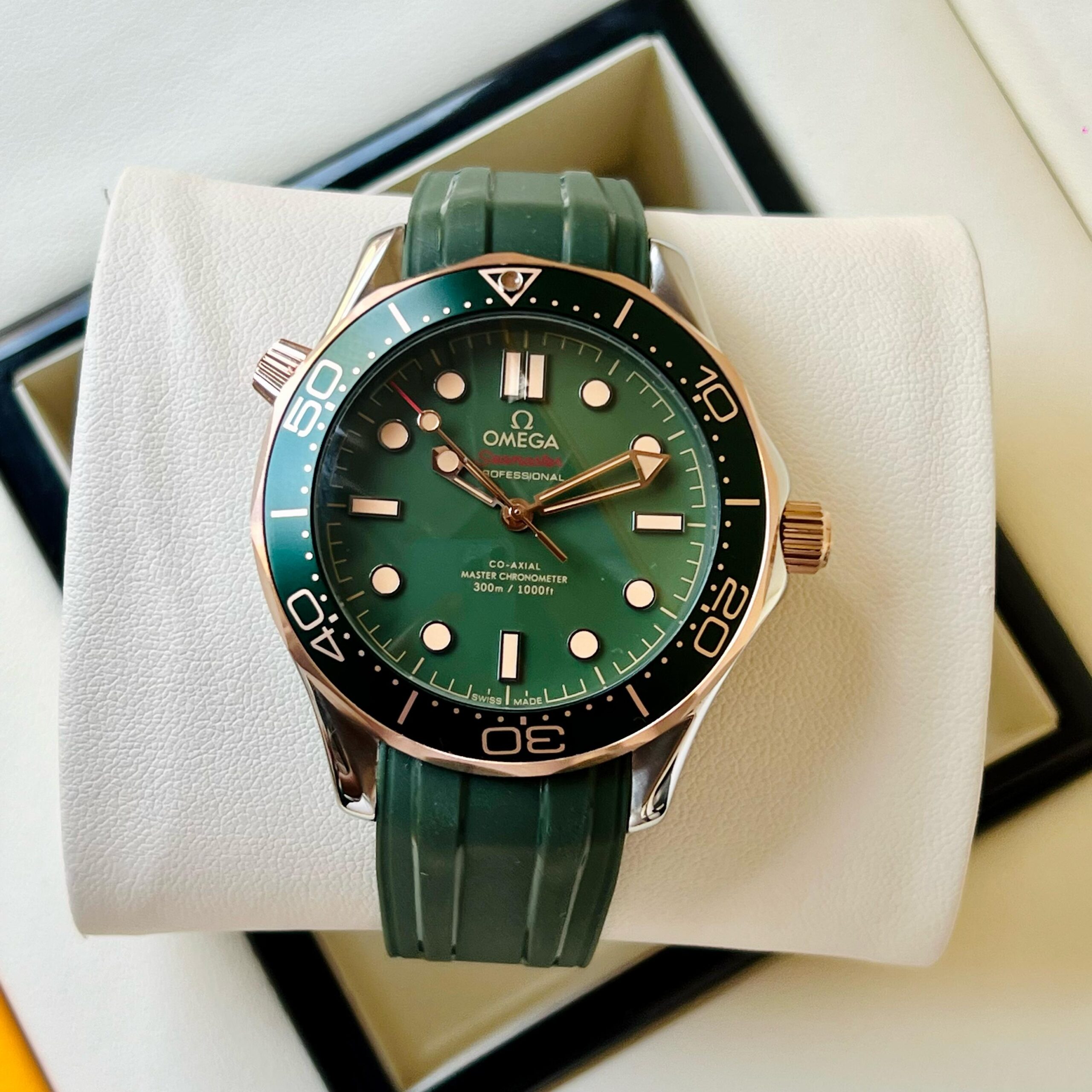 Omega Seamster Golden and Green Luxury look Japanese Automatic Mens Watch - Image 3