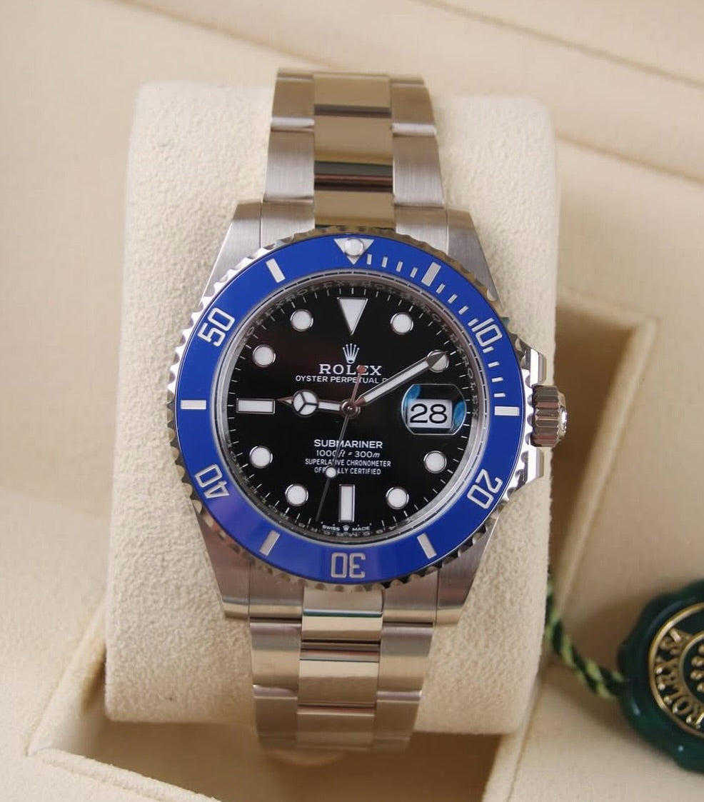 Rolex Submariner Black Dial with Blue rotating bezel - Image 3