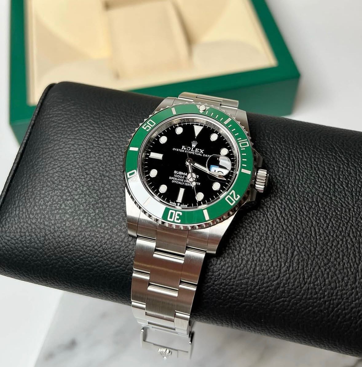 Rolex Submariner Green & Black - Image 3
