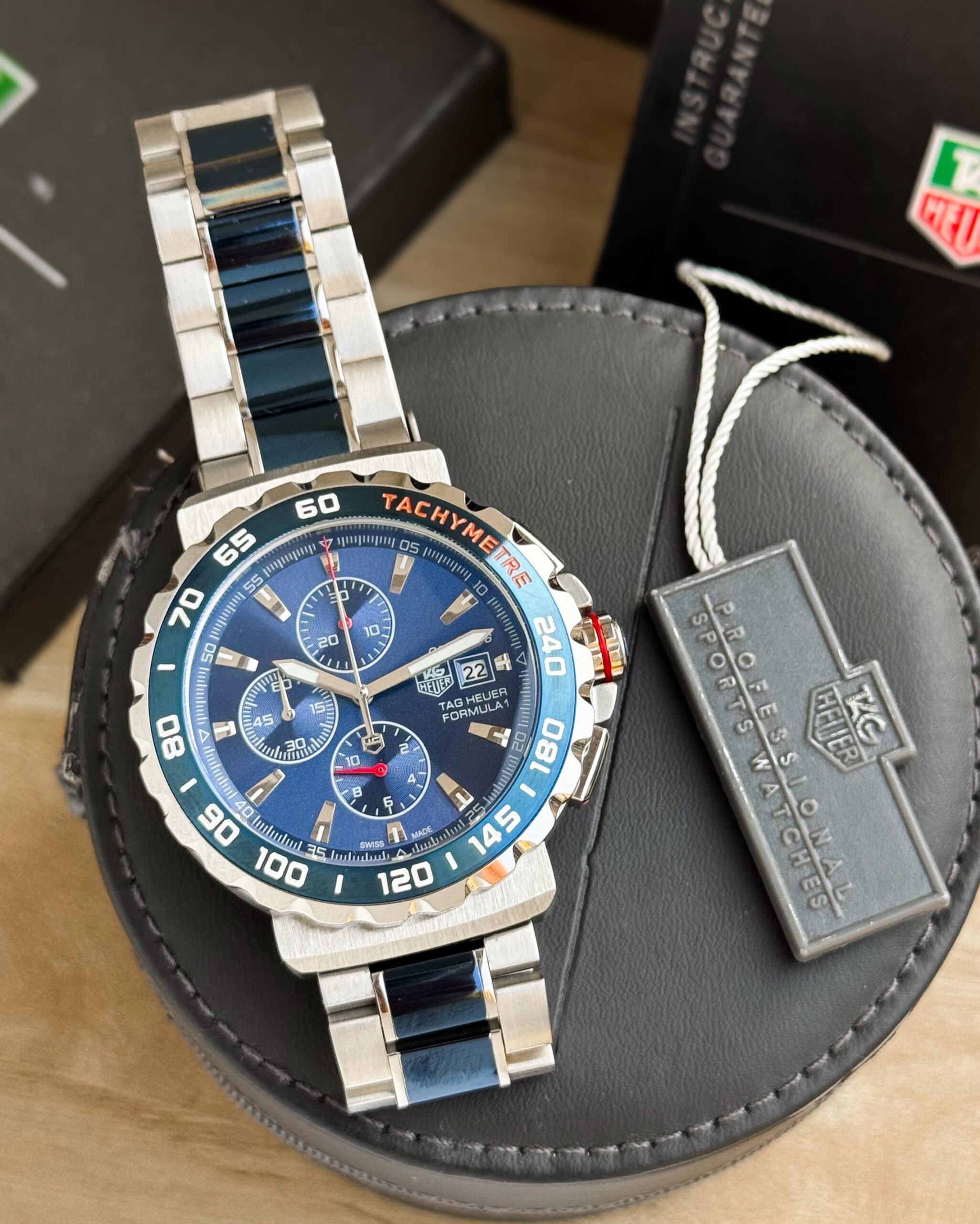 TAG Heuer's Gulf-branded watches continues, with the Gulf Special Edition Formula 1.🏎