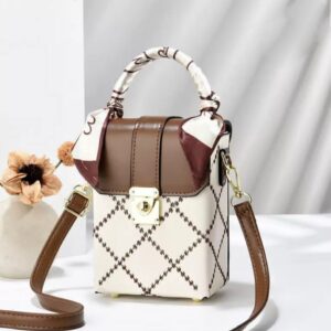 box-style Baini Daishu sling bag