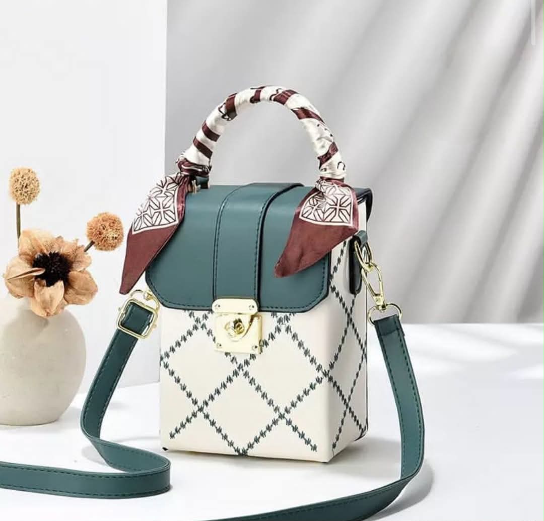 box-style Baini Daishu sling bag - Image 2