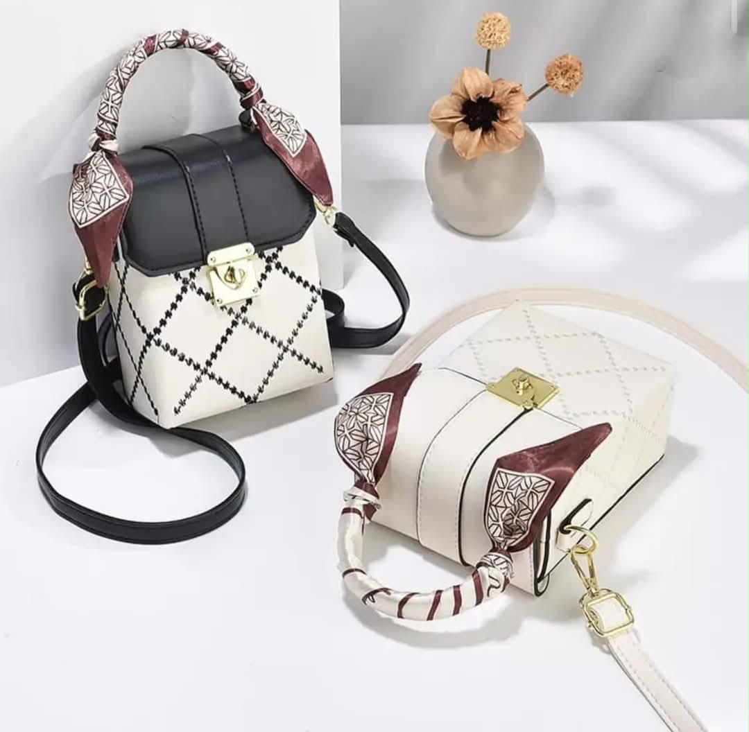 box-style Baini Daishu sling bag - Image 4