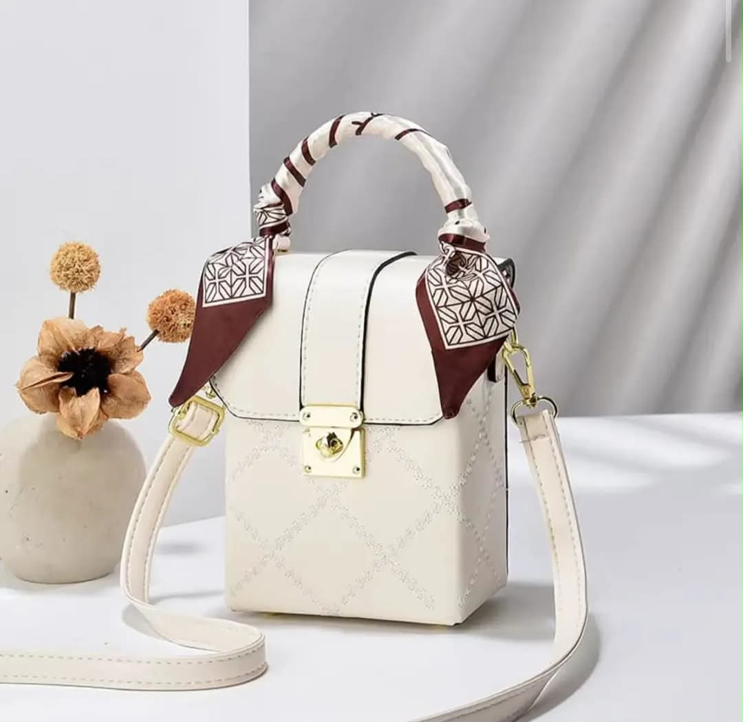 box-style Baini Daishu sling bag - Image 3