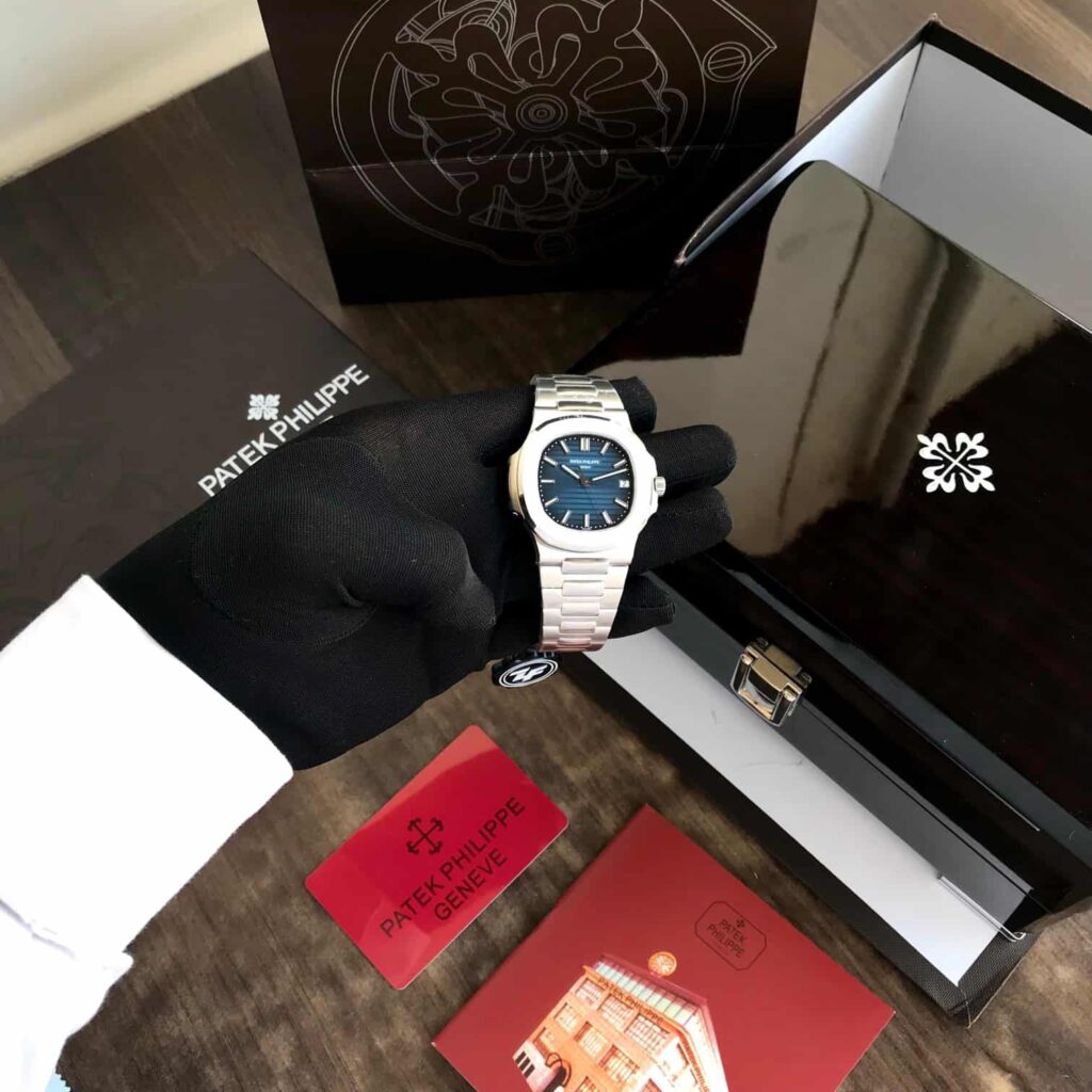 Patek Philippe Nautilus 5711/1R Stainless Steel Japan Automatic Mens Watch - Image 5