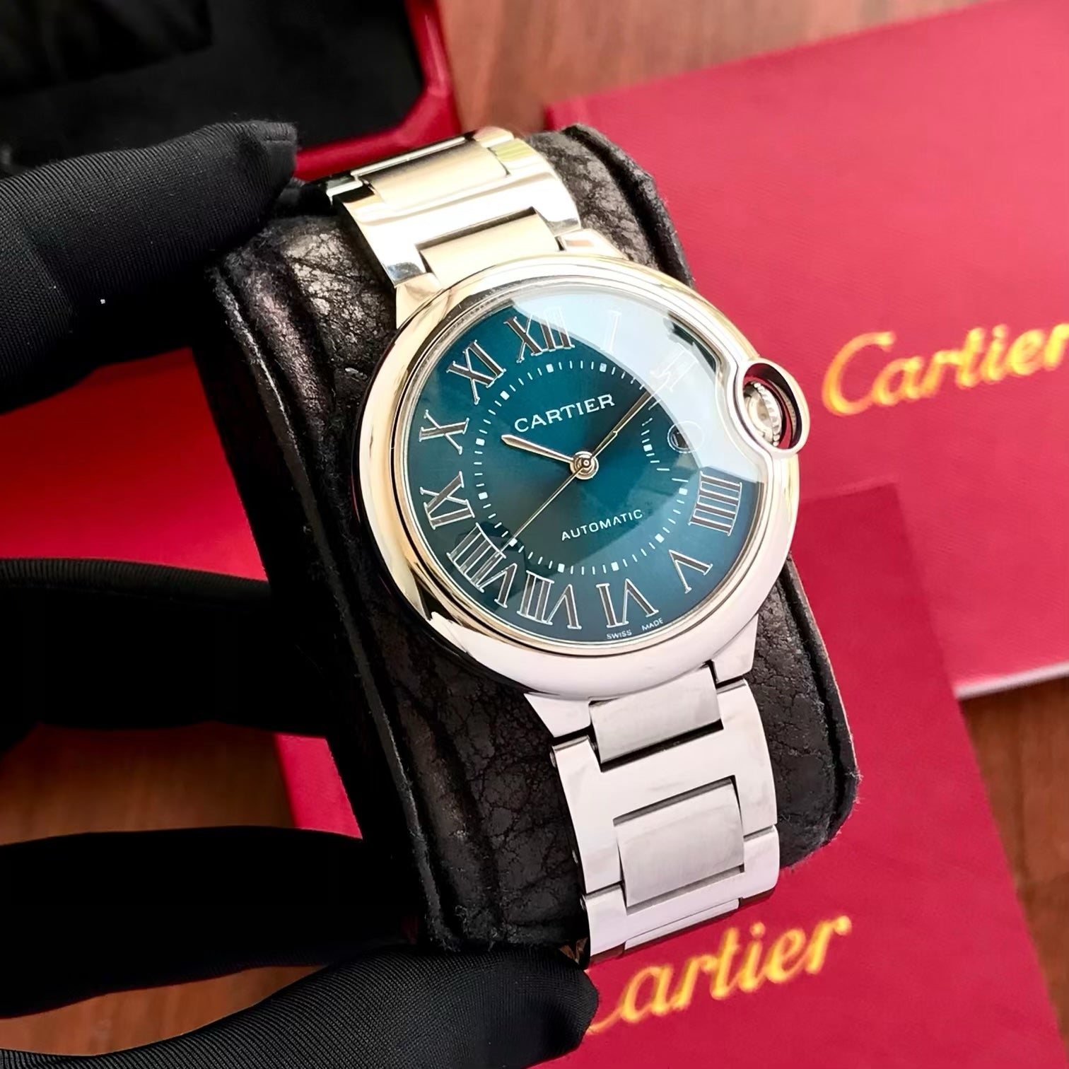 Ballon Bleu de Cartier watch, 40 mm Automatic watch for men's.